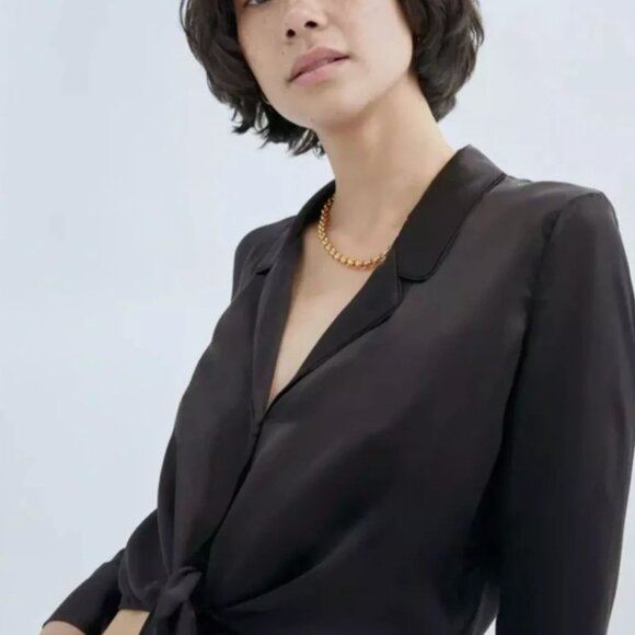 ARITZIA - Wilfred - Tie front satin blouse - M - Picture 5 of 5